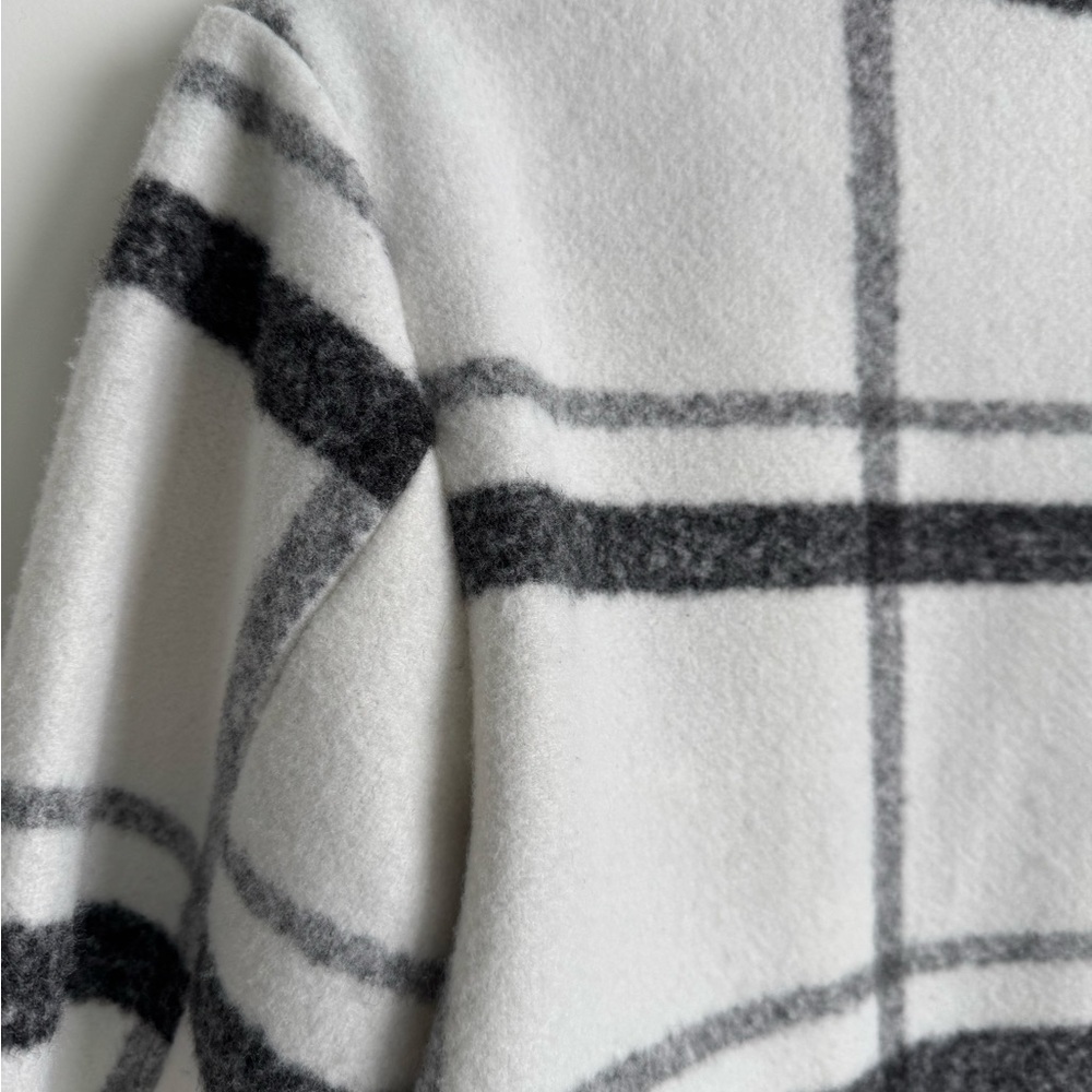 G. F. Collection Coat - Picture 10 of 11